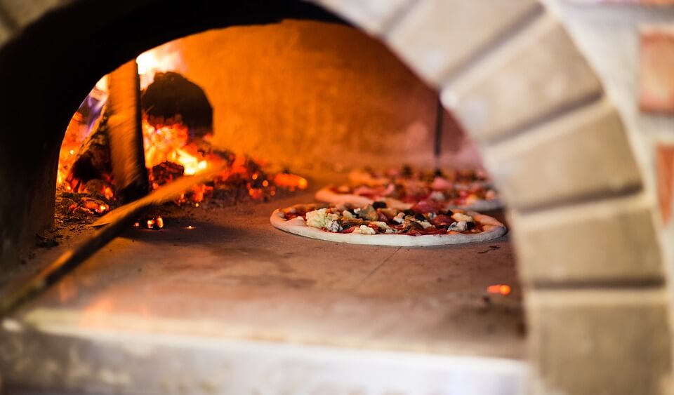 benefits of wood-fired pizza ovens